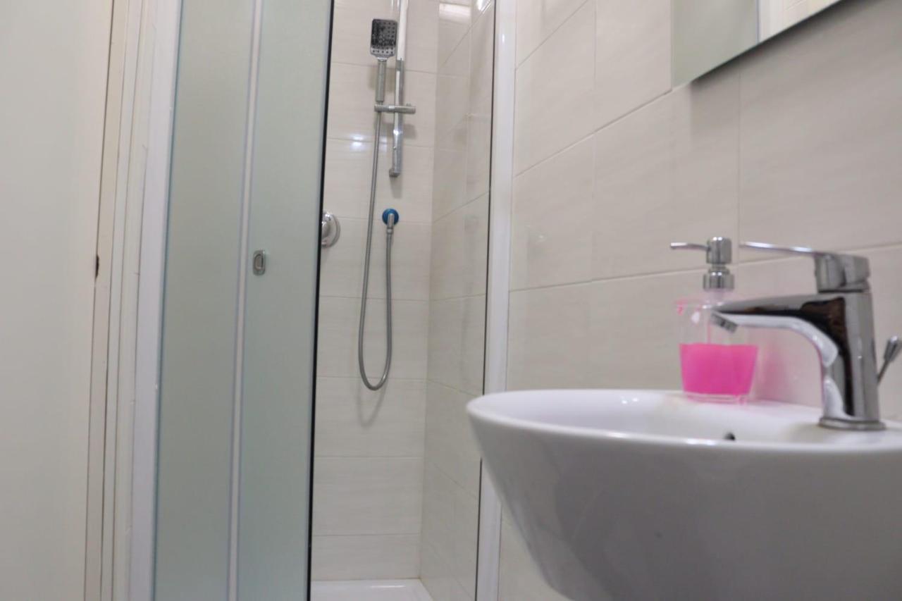 Relaxon Guest House Rome Bagian luar foto
